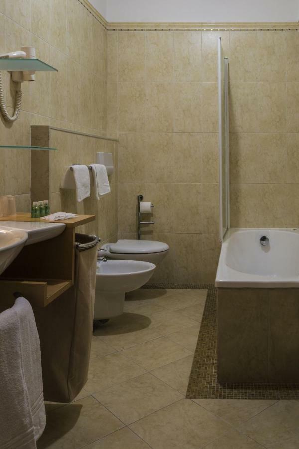 Hotel Beatrice Este Zewnętrze zdjęcie
